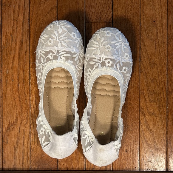 Shoes - White Floral Lace Ballet Flats - Women's Slip-On Flats
